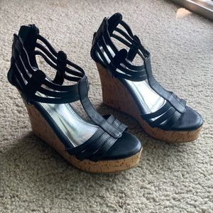 Black wedges